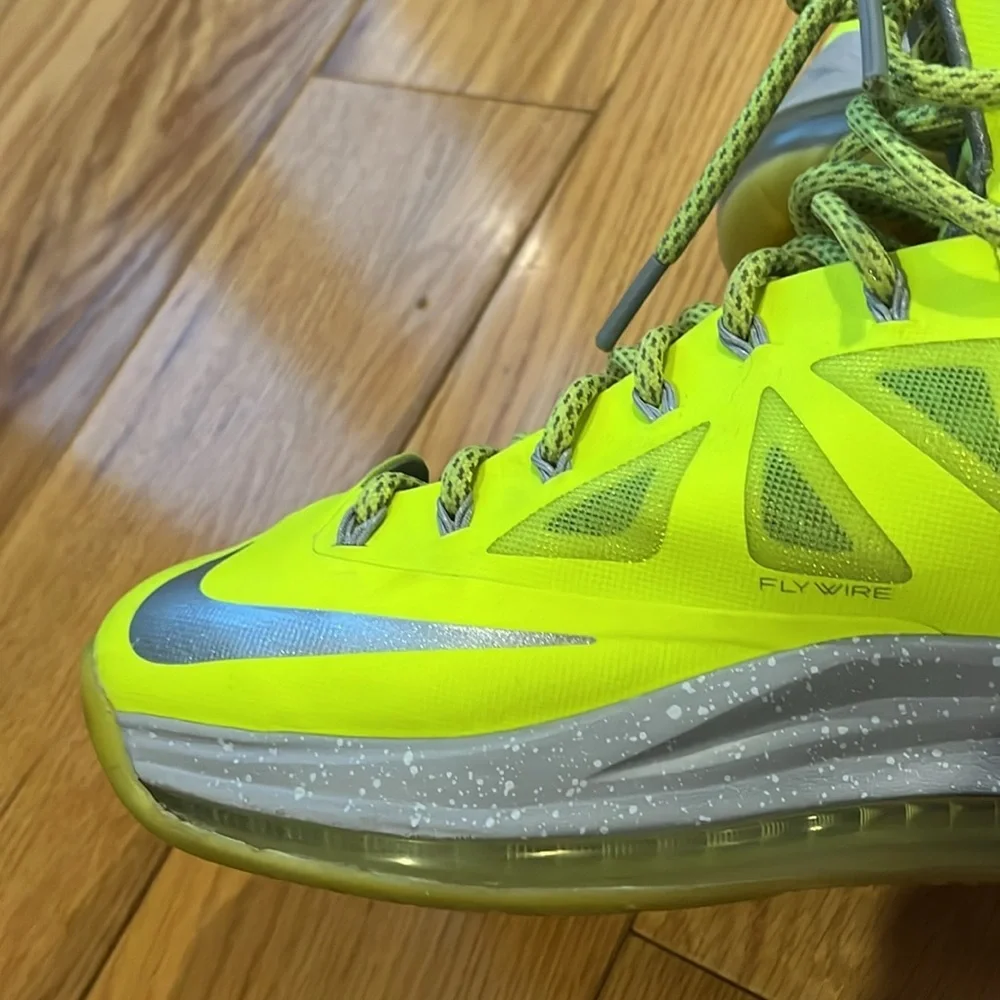 Nike Lebron X VOLT basketball Sneakers yellow gray sz 8.5 - Picture 15 of 16
